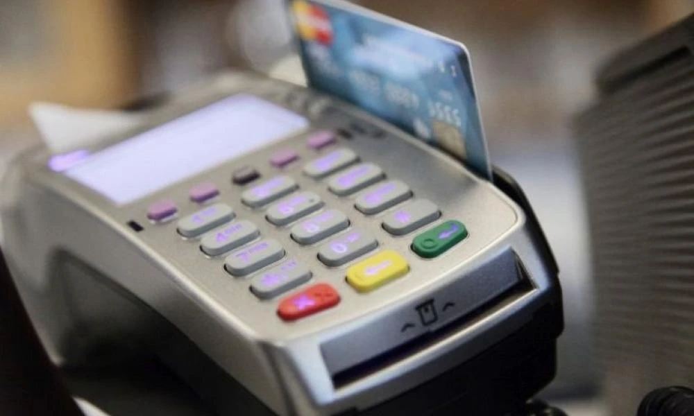 Μητρώο POS: Νέος οδηγός από την ΑΑΔΕ για τις υποχρεώσεις επιχειρήσεων και επαγγελματιών- "Σαφάρι" της εφορίας για τους φοροφυγάδες
